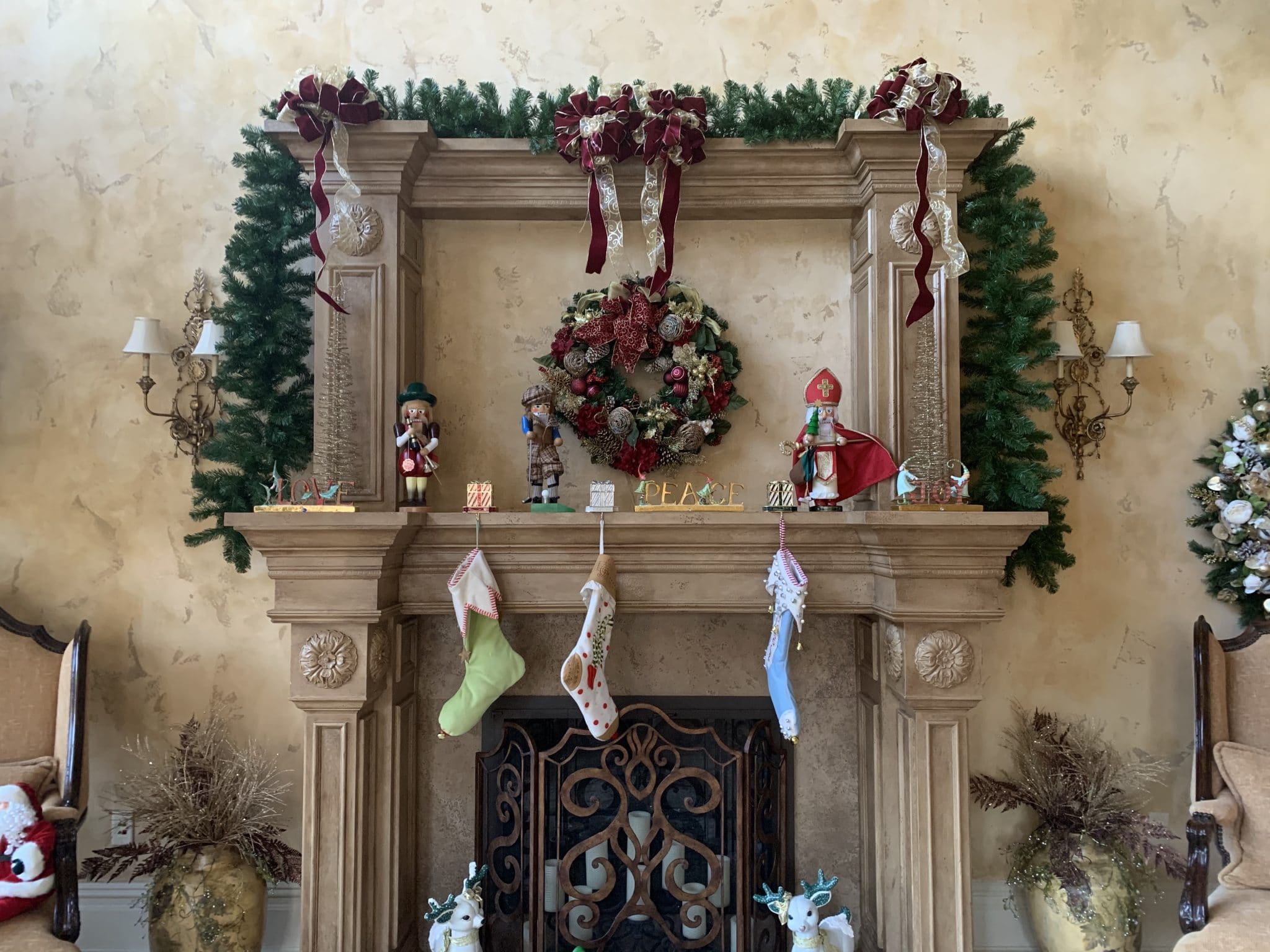 interior designer nj - fireplace christmas decor